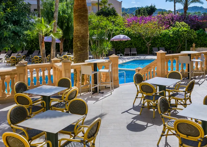 Flor Los Almendros Hotel